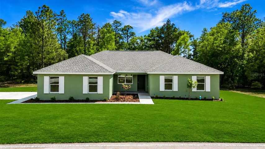 Virtual staging green grass