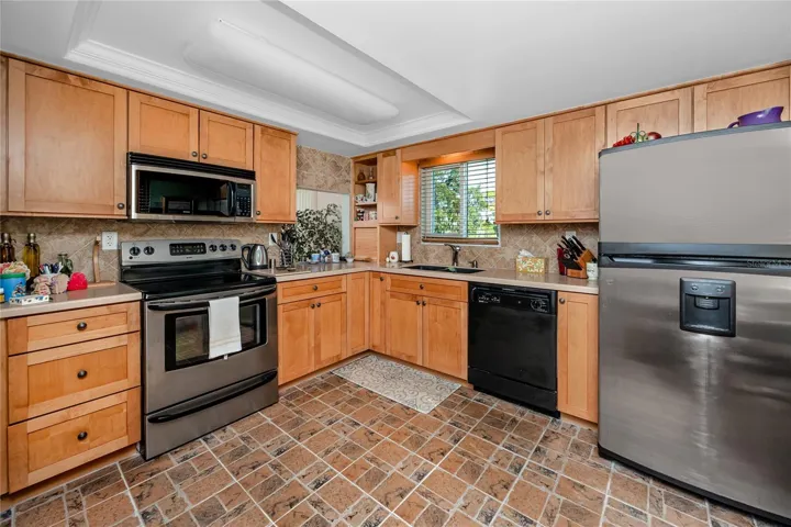 Spacious kitchen