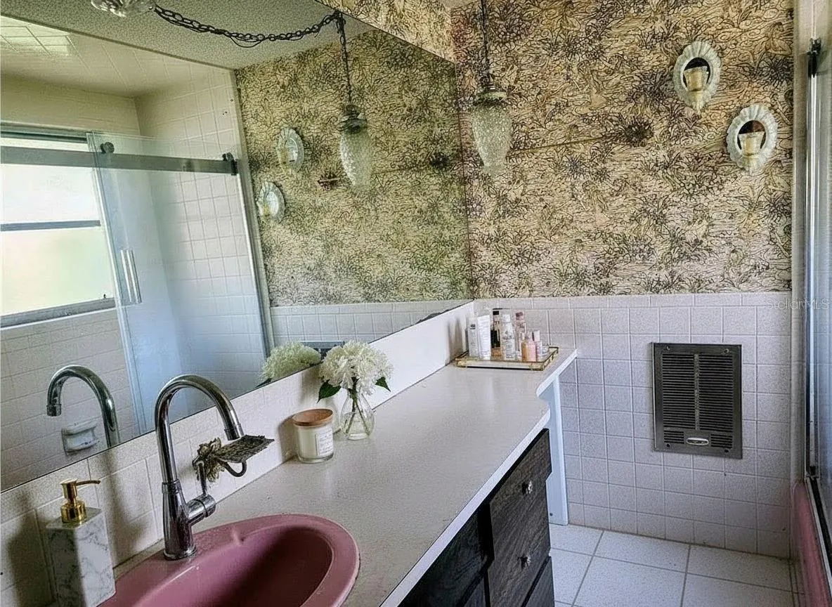 virtually stage ensuite bath 2