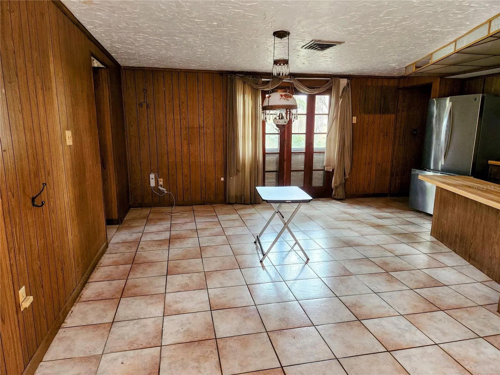 Dining area off kitchen