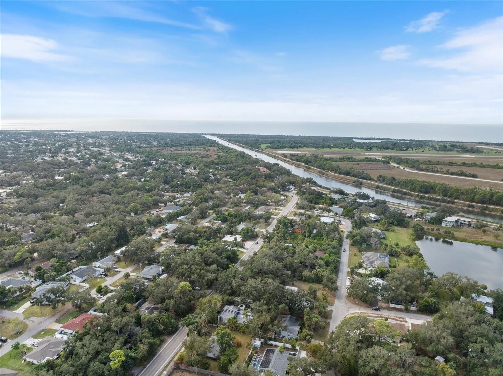 the intracoastal waterway is just a few blocks away