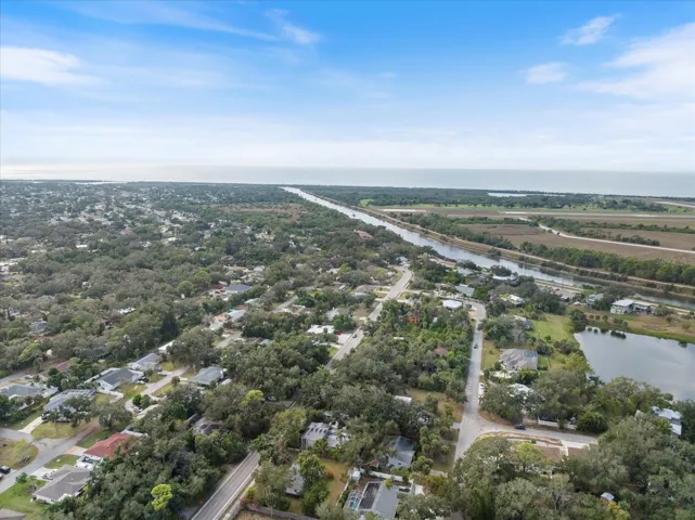 the intracoastal waterway is just a few blocks away