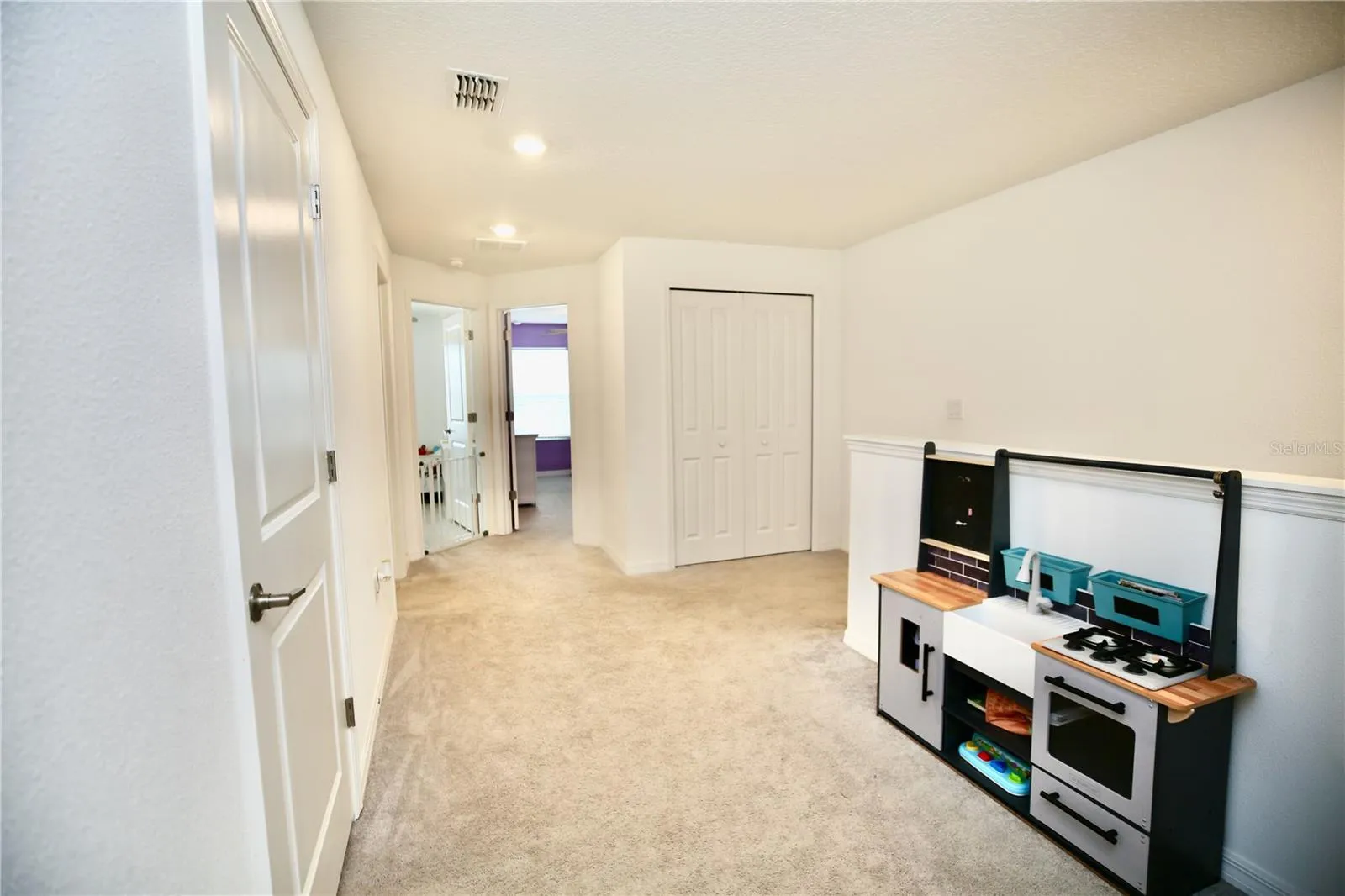 open loft area upstairs