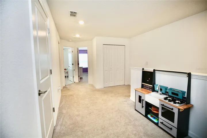 open loft area upstairs