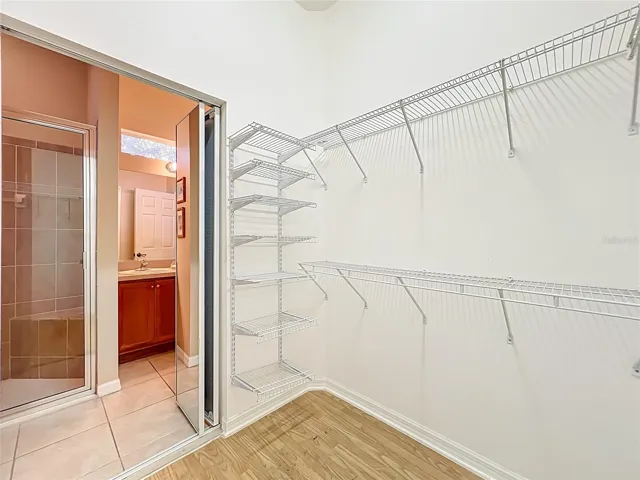 MAIN WALK-IN CLOSET