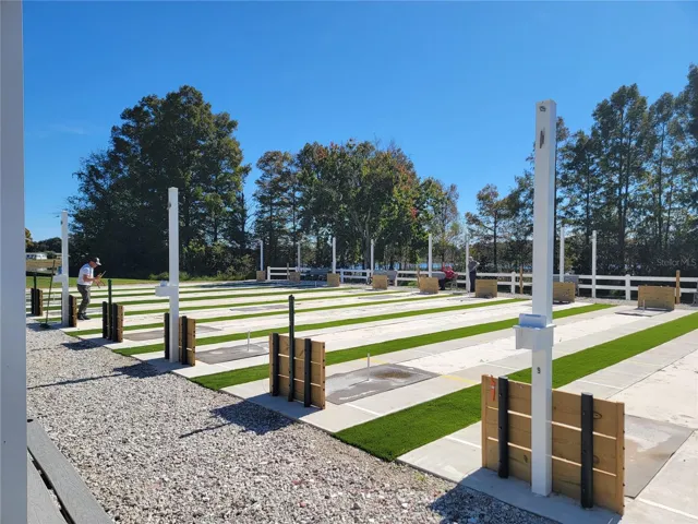 HORSESHOE COURTS