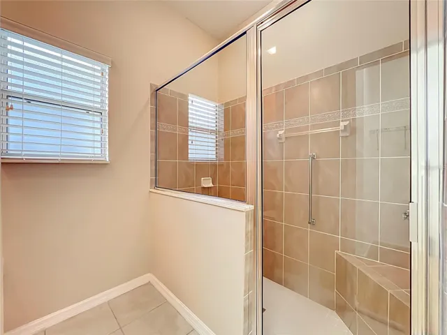 MAIN SHOWER