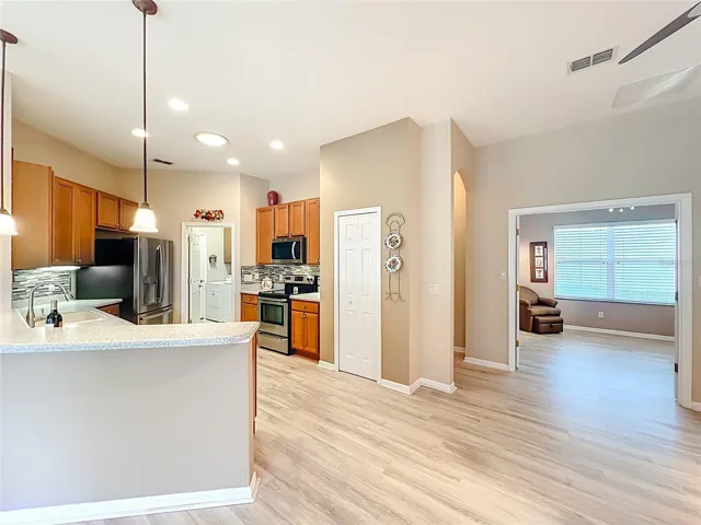 BREAKFAST BAR