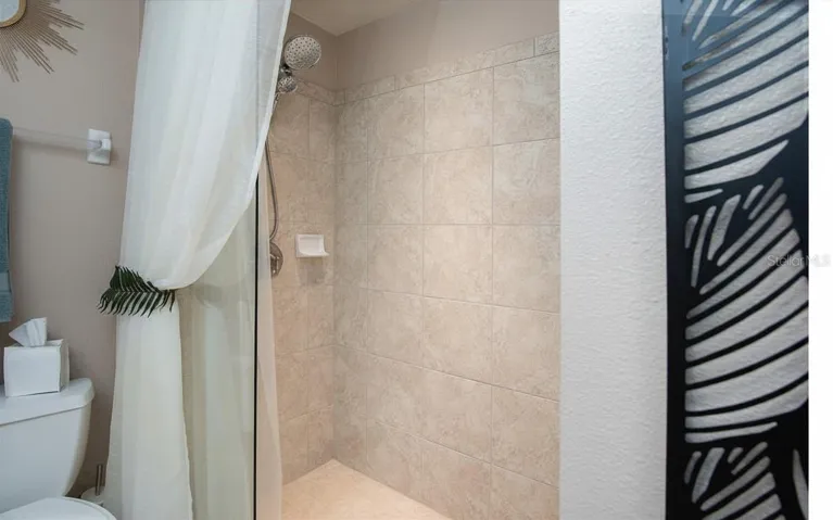 1st Floor Walk-In Bathroom