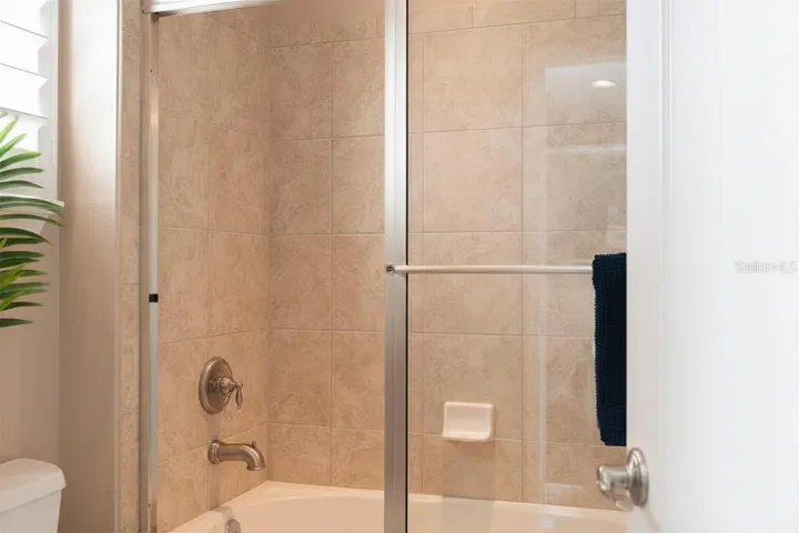 3rd Floor Full Bathroom