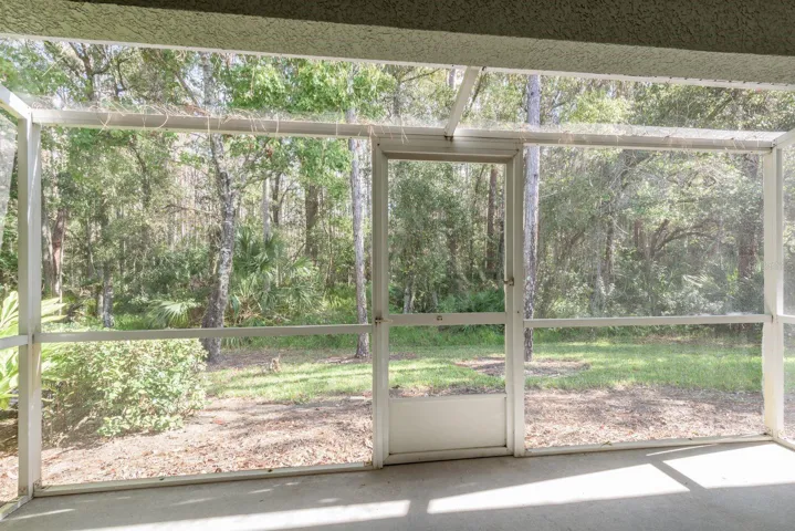 Screened-In LanaiBack Patio