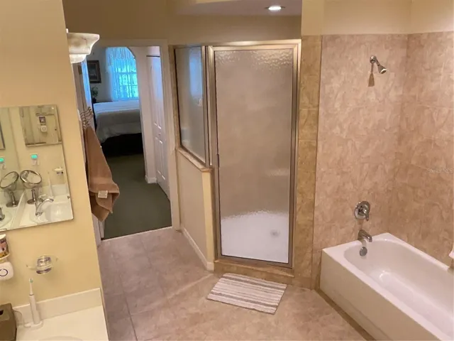 Primary Full Shower/Tub Ensuite Bathroom