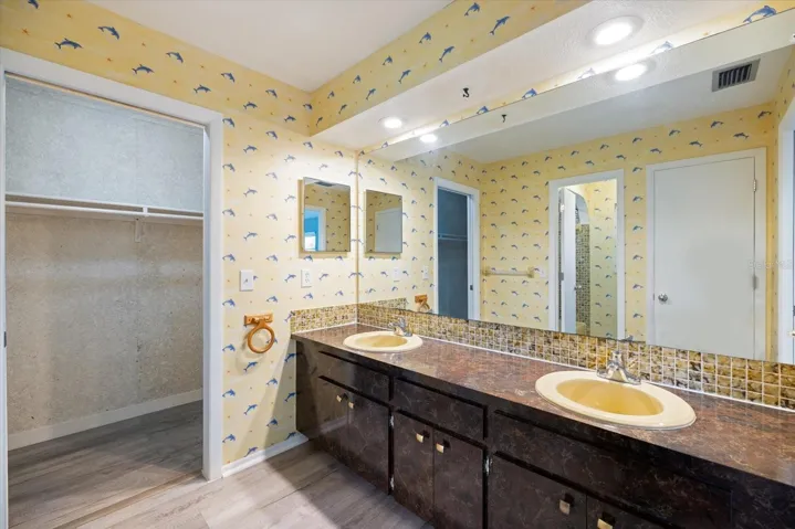 PRIMARY BATH WITH WALK IN CLOSET