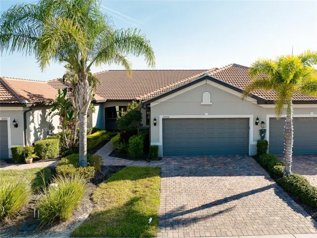 Welcome to 18866 Lanuvio  St in popular Walk!