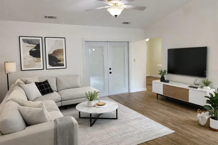 Virtually staged - Living room