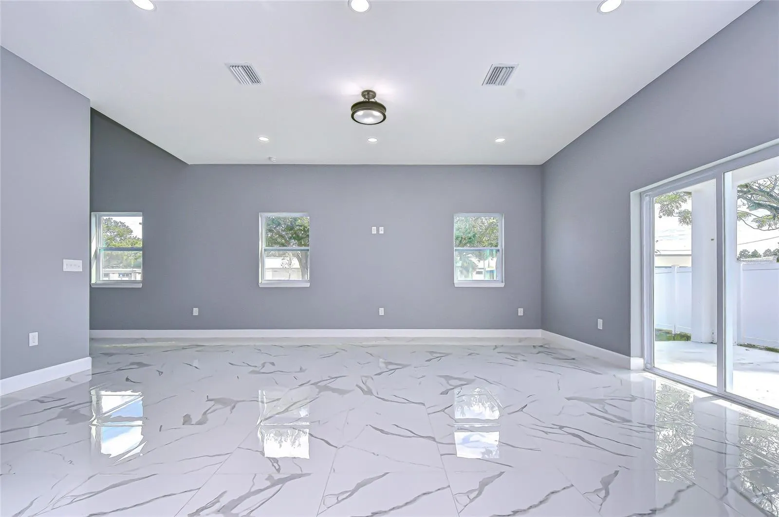 Living Room similar finishes to photo