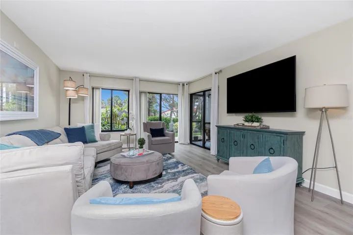 Looking to the Lanai