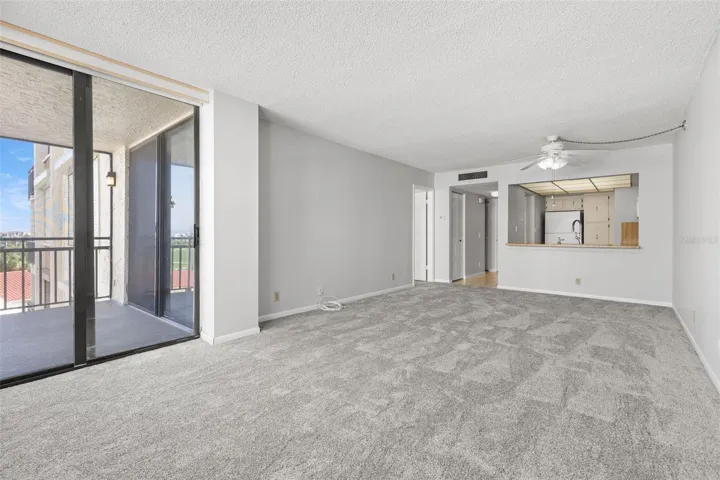 Living/dining room area