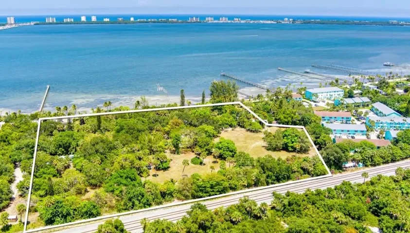 Approximate boundary lines of a little under 9 acres land included in sale
