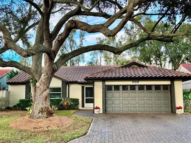 Welcome to 559 Quintana Place NE