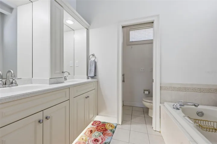 First floor primary en suite bathroom