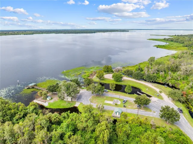 Lake Marian Public Boat Ramp offers bathroom and a community dock.