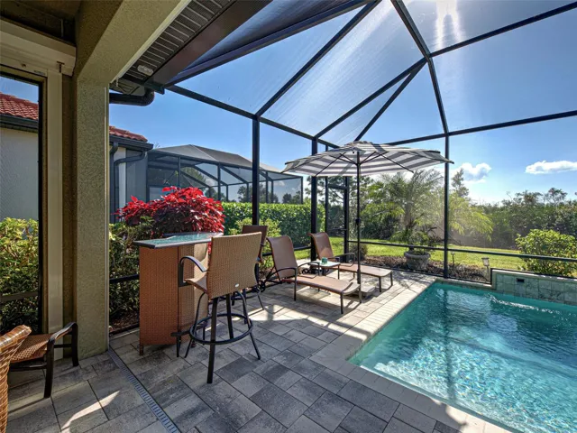 Lanai Beverage & Sunning Area