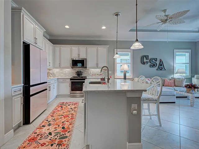 Extravagant Chef's Kitchen