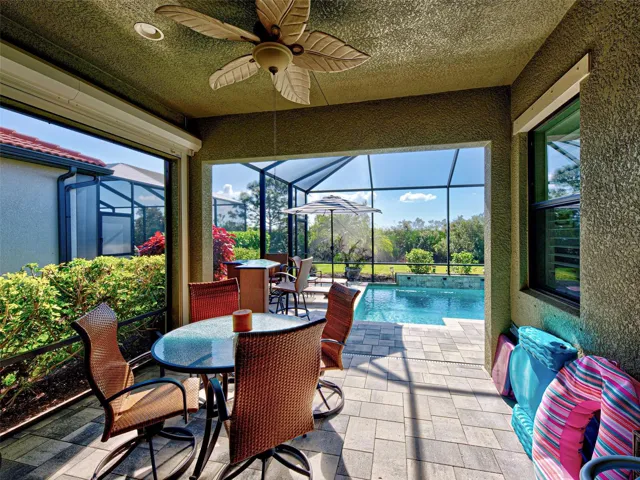 Dining Area in Lanai