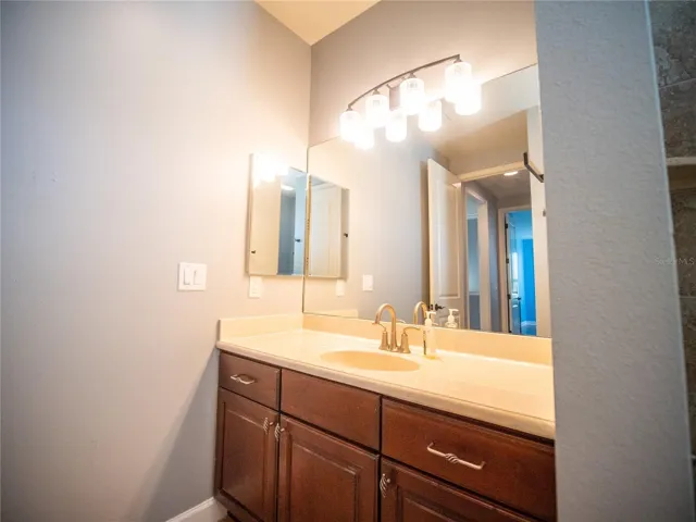 Hall Bathroom - 2nd Floor