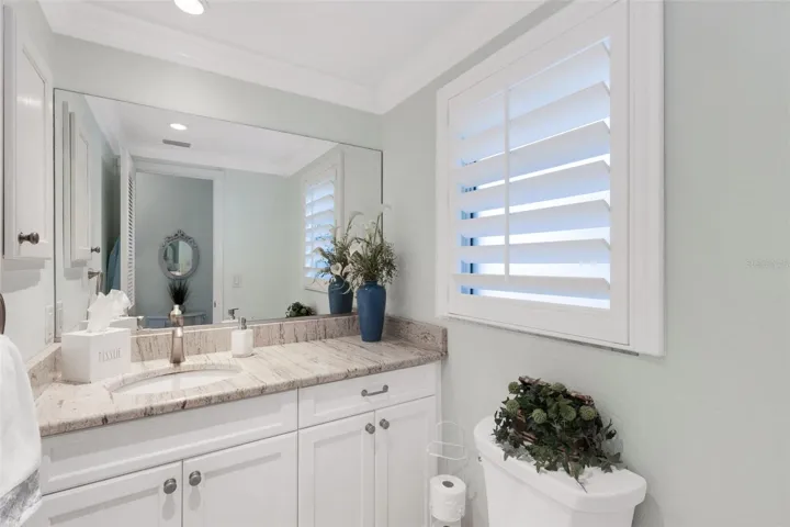 Guest 1/2 bath