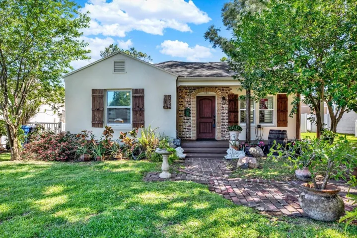 2 bed/ 1 Bath Main house