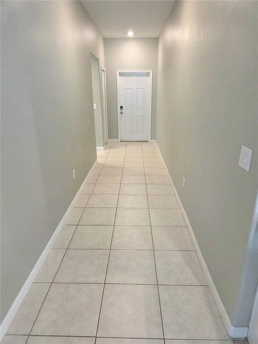 Unfurnished hall