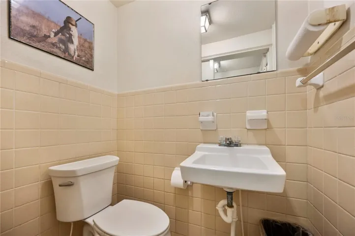 Mens room