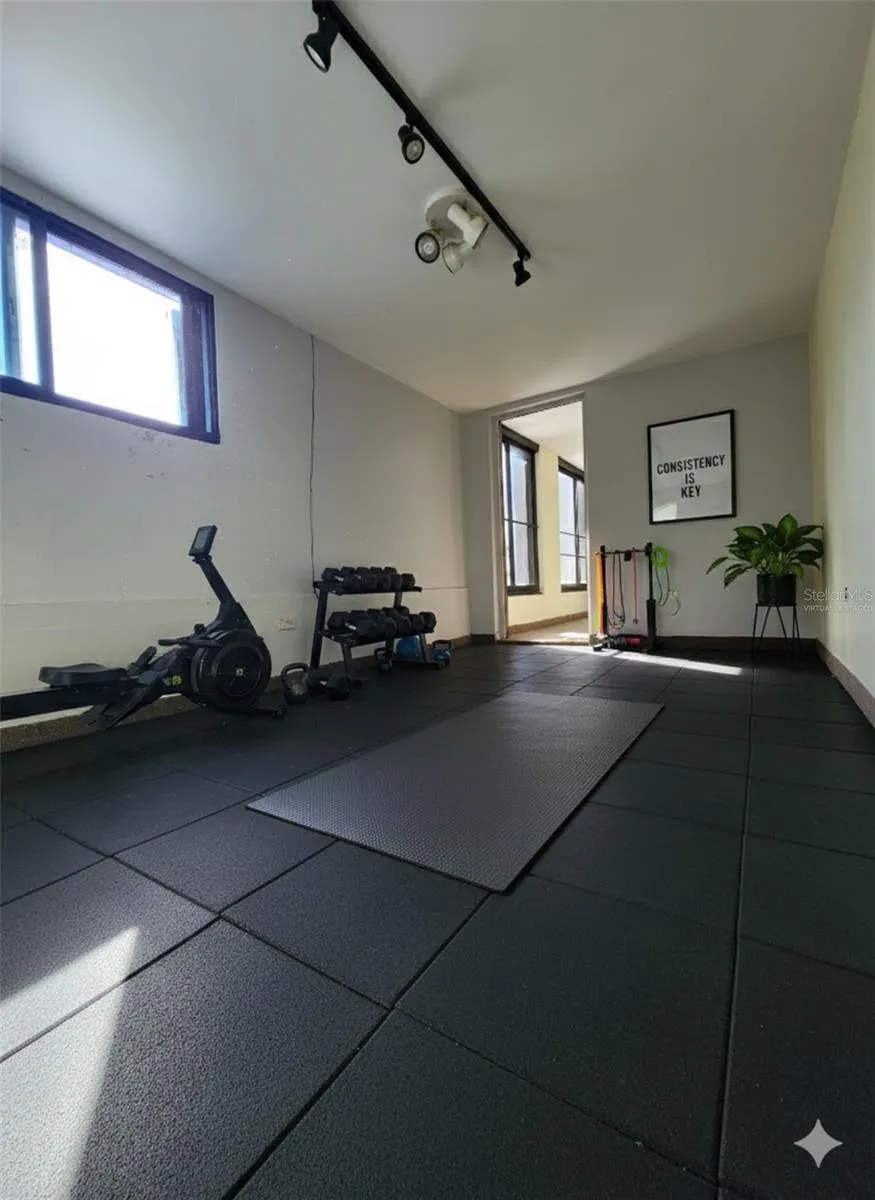 Home Gym - Staged "Presentación Virtual"