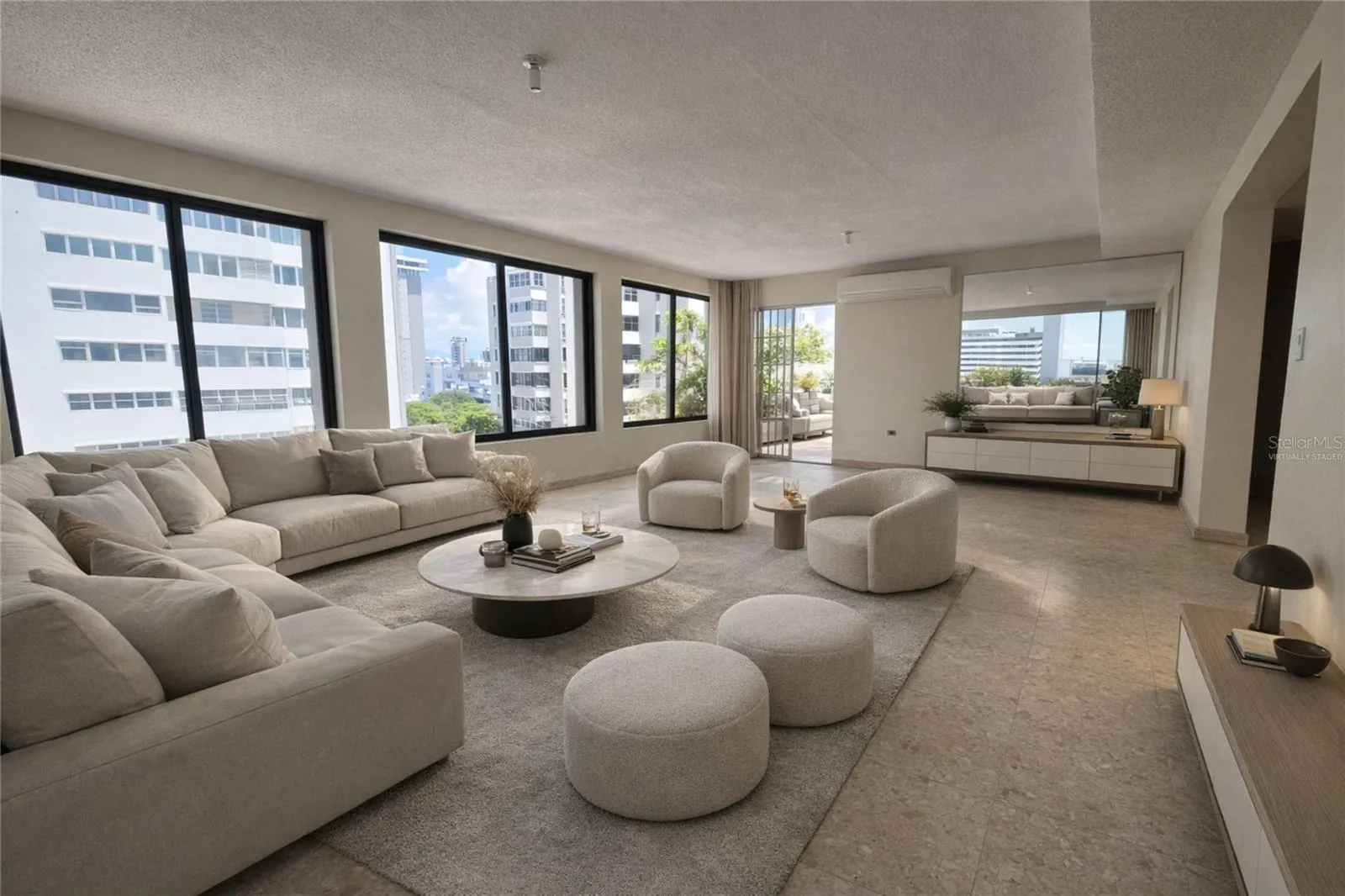 2nd Floor Living Area - Staged "Presentación Virtual"