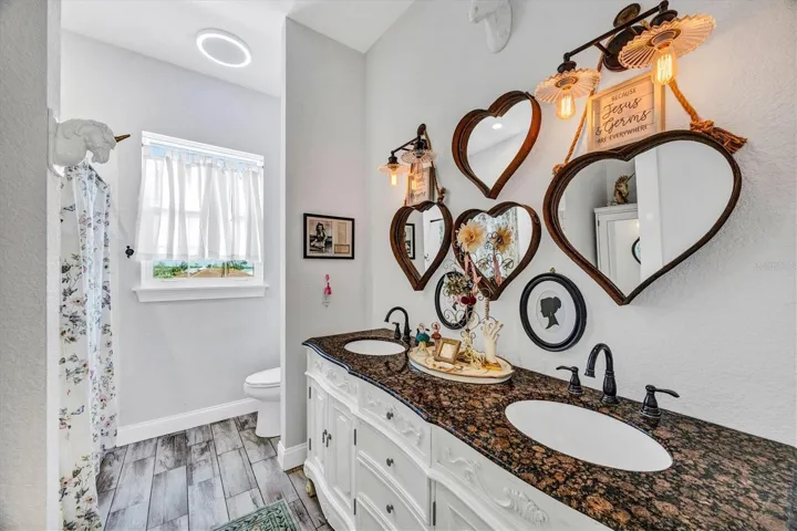 Upper Level Hall Bath!