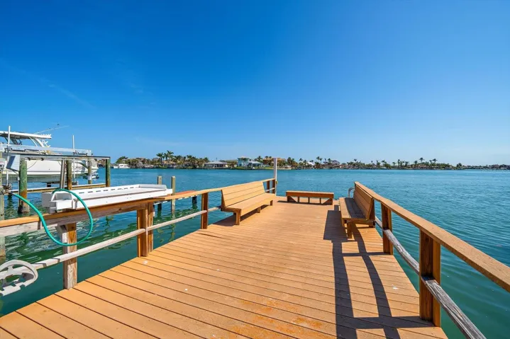 Fishing dock with cleaning station