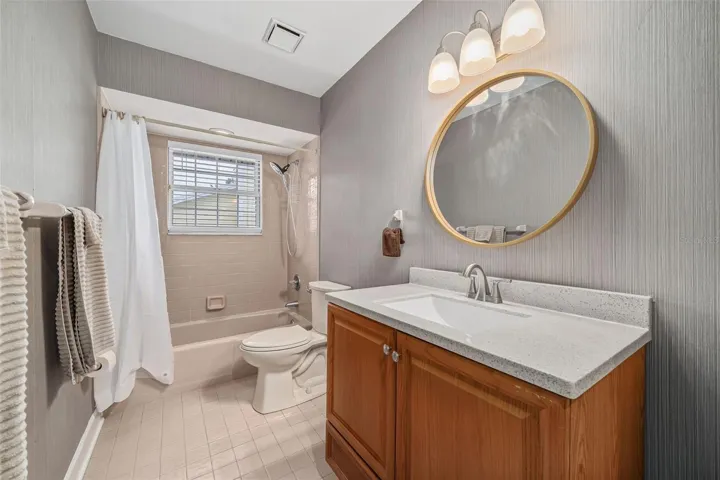 Upstairs hall bath