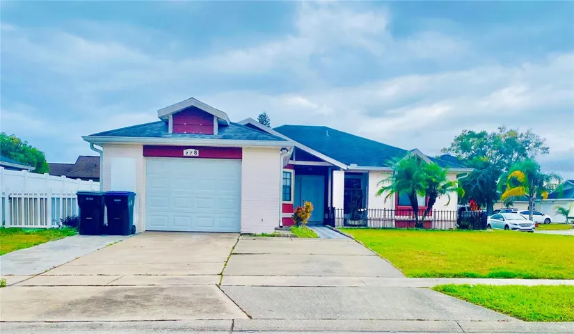 ONE-STORY 3 BED/2 BATH/1-CAR GARAGE