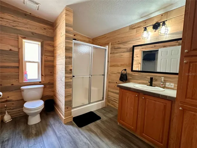 en suite bathoom