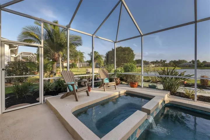 Heated pool & spa