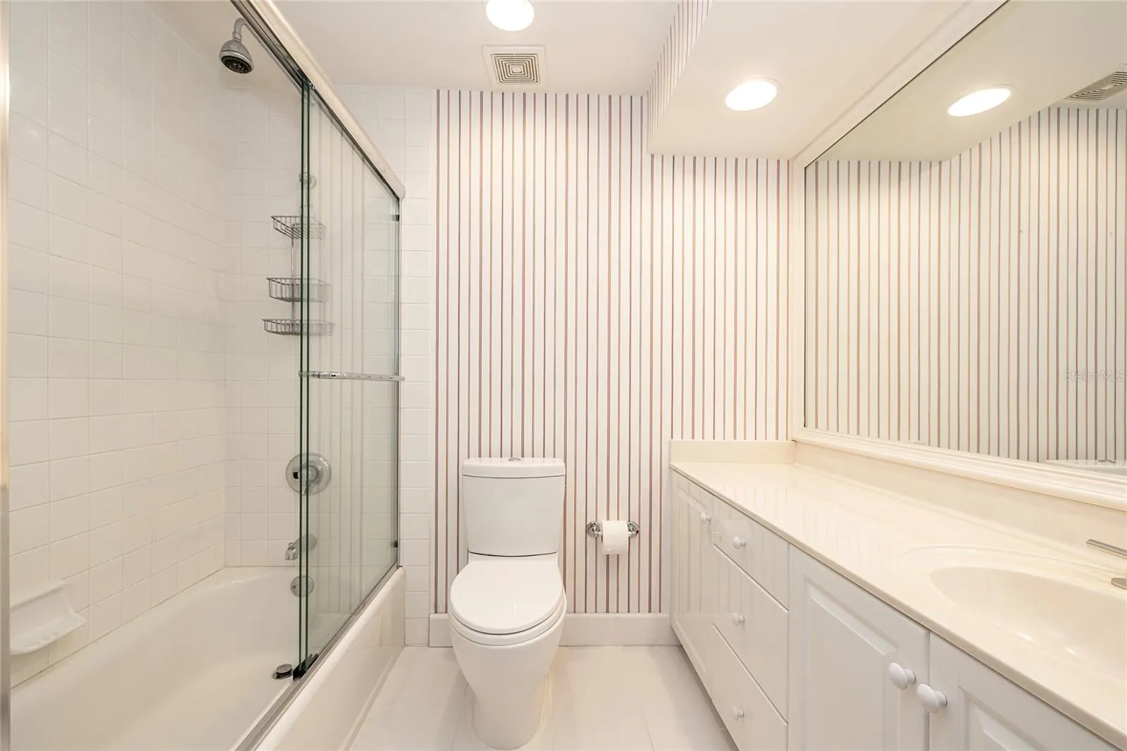 Second Bedroom en-suite Bathroom