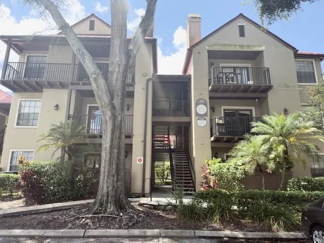 FRONT BUILDING VIEW