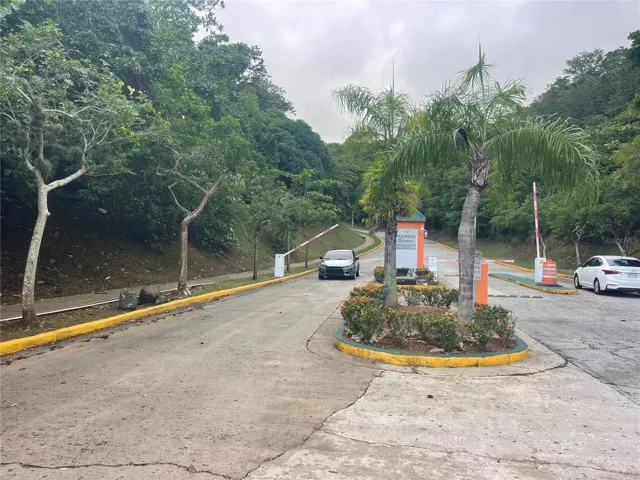 Main privete gate with security 24/7