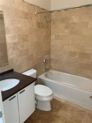 Bedroom's Bathroom