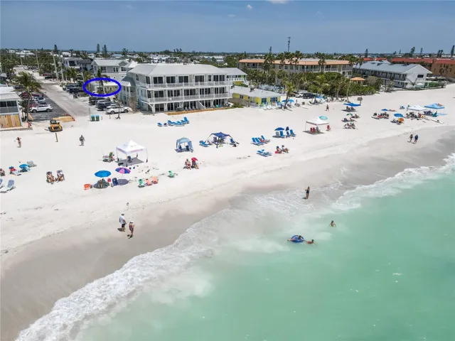 MAINSAIL BEACHFRONT