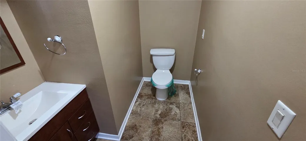 Florida Room 1/2 Pool Bath