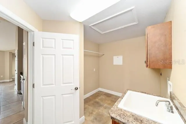 LARGE INSIDE LAUNDRY ROOM
