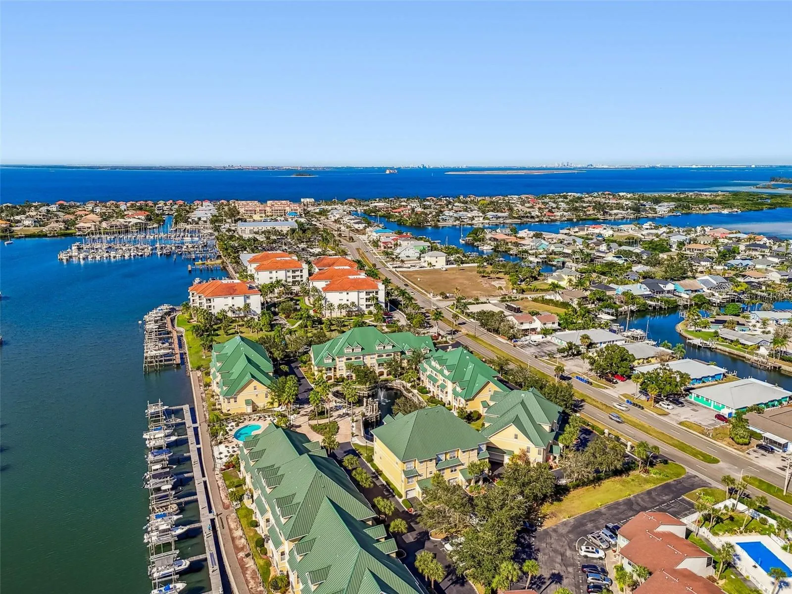 Beautiful Canal Location